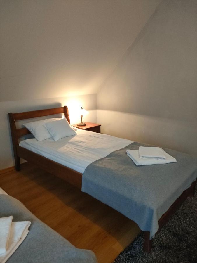 Dworek Zawadzkich Kruszyn  Exteriör bild